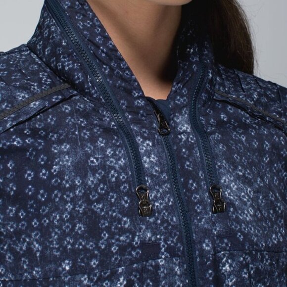 Lululemon Spring Forward Jacket Kanoko Twist Inkwell  Ghost / Inkwell Size 4 - Picture 2 of 16